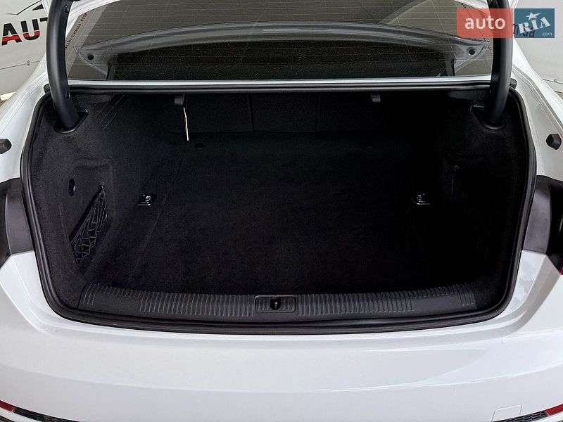 Седан Audi A4 2016 в Львове