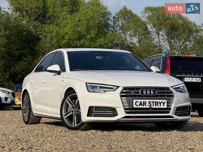 Седан Audi A4 2015 в Стрые