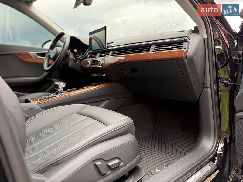 Седан Audi A4 2022 в Києві