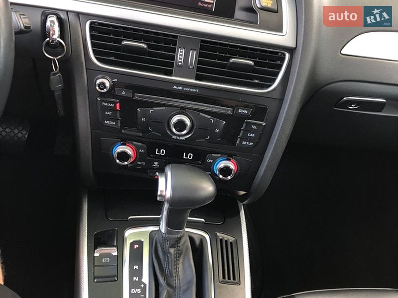 Седан Audi A4 2015 в Ровно