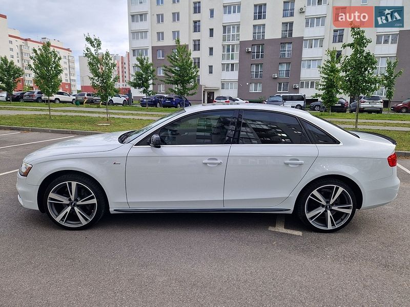 Седан Audi A4 2014 в Виннице