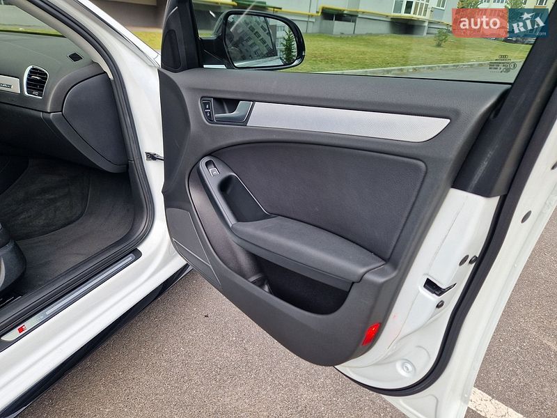 Седан Audi A4 2014 в Виннице