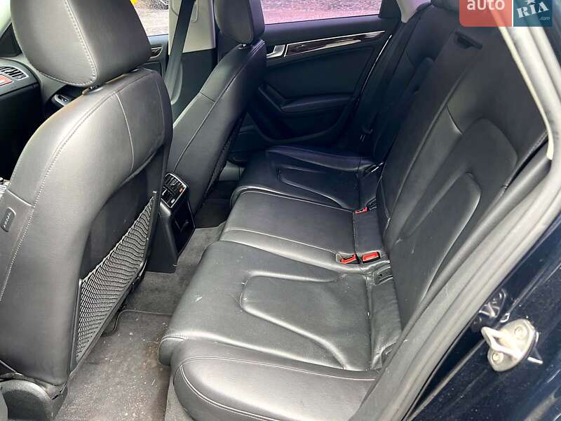 Седан Audi A4 2011 в Києві