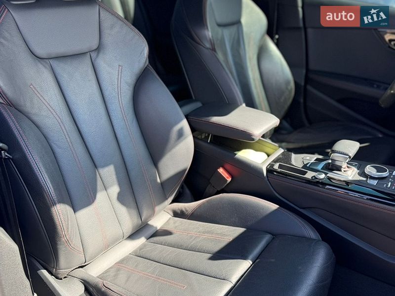 Седан Audi A4 2017 в Ивано-Франковске
