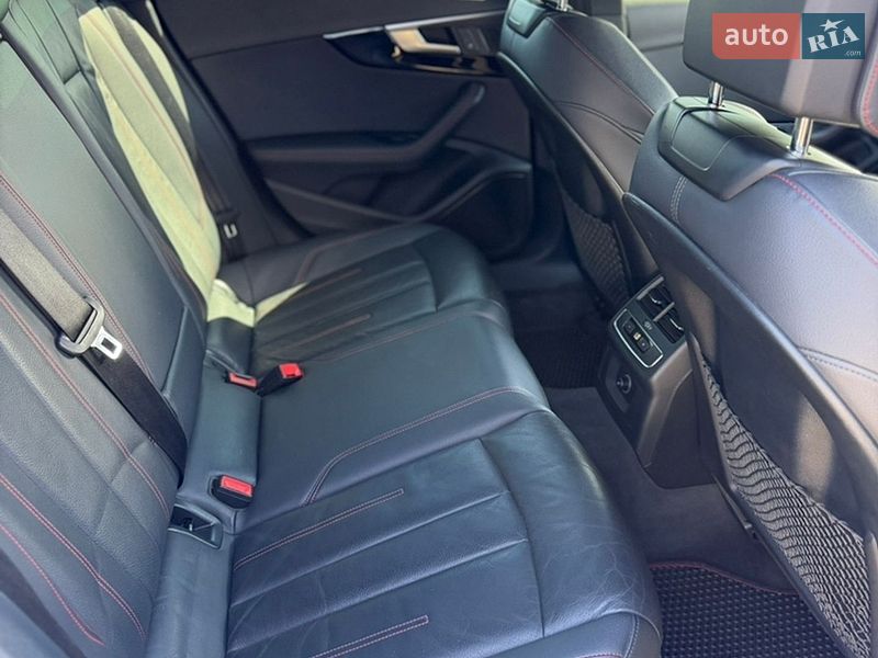 Седан Audi A4 2017 в Ивано-Франковске