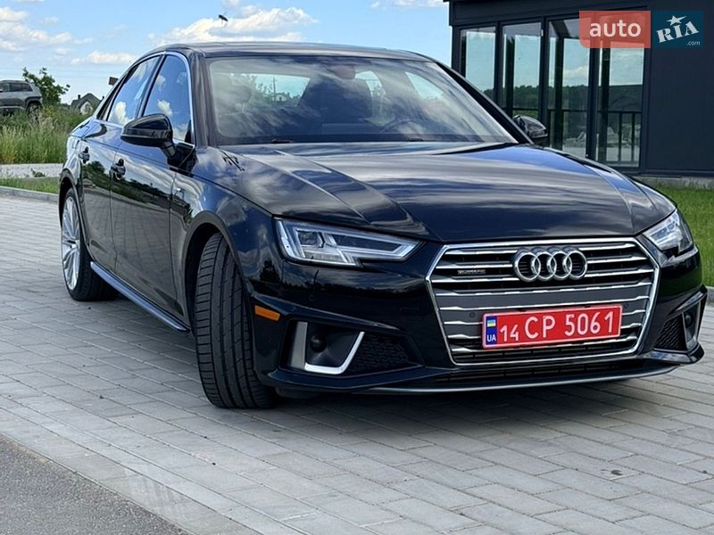 Седан Audi A4 2019 в Львові