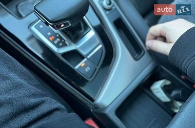 Седан Audi A4 2022 в Виннице