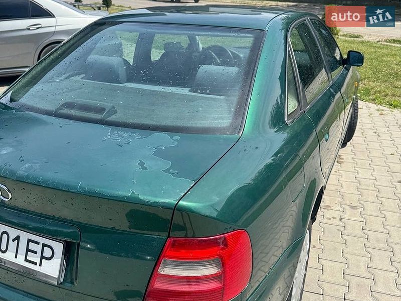 Седан Audi A4 1997 в Чернівцях