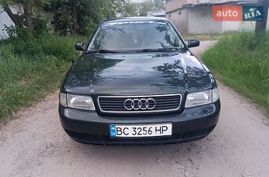 Седан Audi A4 1997 в Бродах
