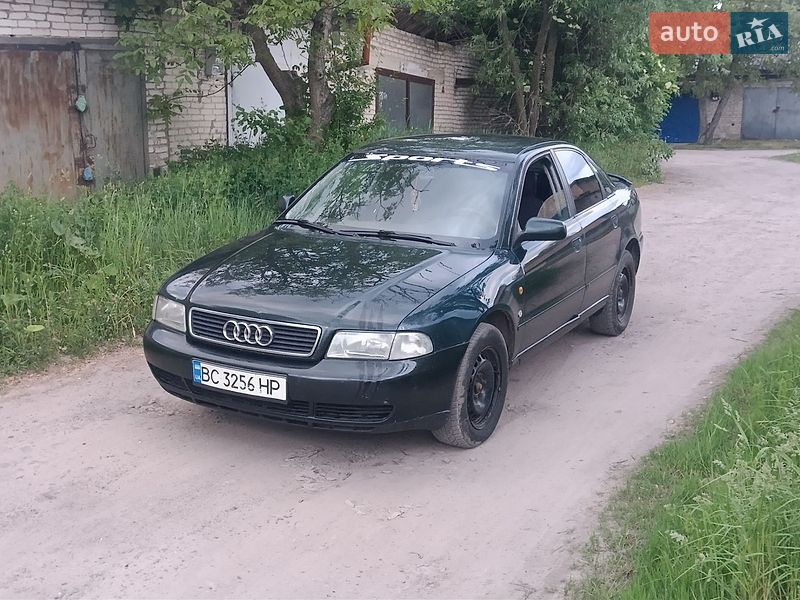 Седан Audi A4 1997 в Бродах