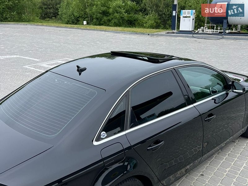 Седан Audi A4 2013 в Львові