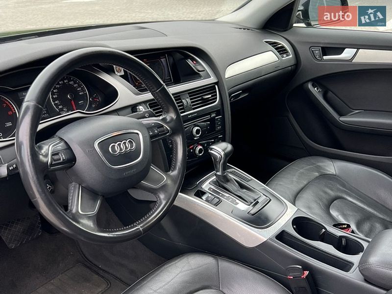 Седан Audi A4 2013 в Львові