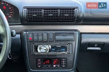 Седан Audi A4 1998 в Черновцах