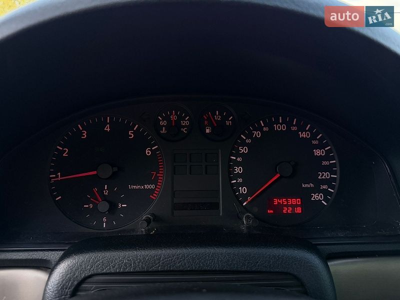 Седан Audi A4 1998 в Черновцах