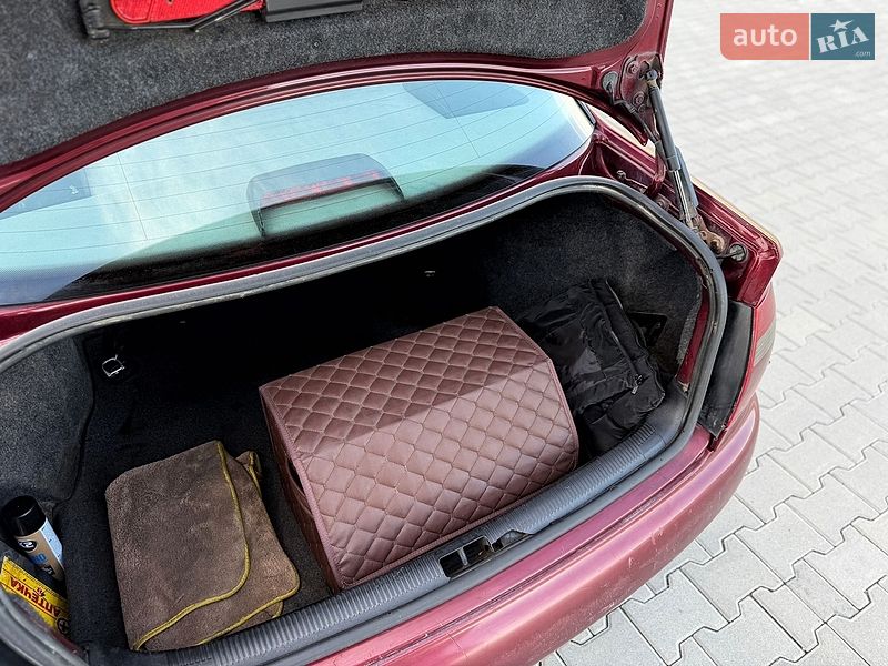 Седан Audi A4 1998 в Черновцах