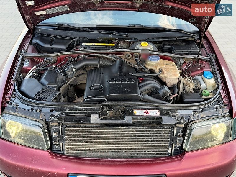 Седан Audi A4 1998 в Черновцах