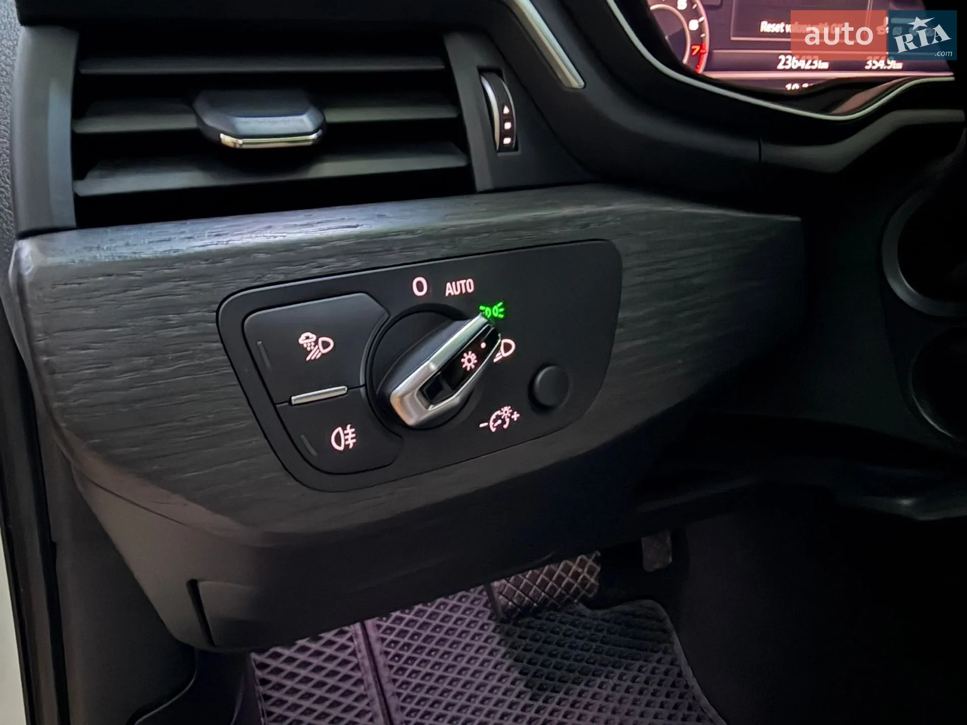 2017 Audi A4 - мініатюра 32