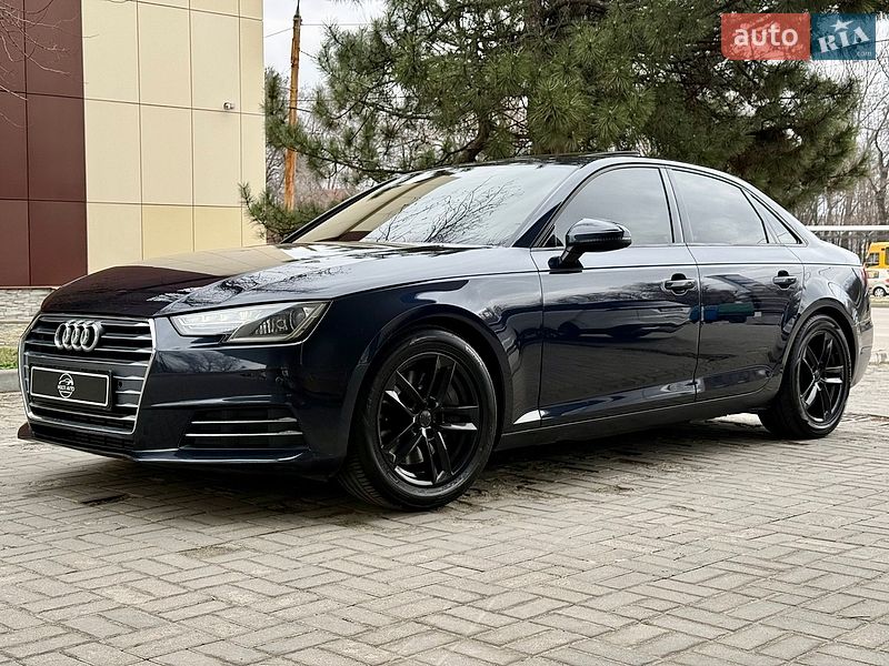 Седан Audi A4 2016 в Дніпрі