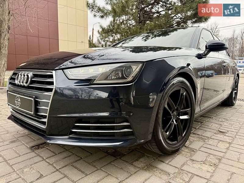 Седан Audi A4 2016 в Дніпрі