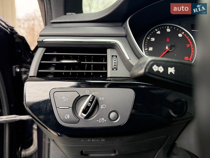 Седан Audi A4 2016 в Дніпрі