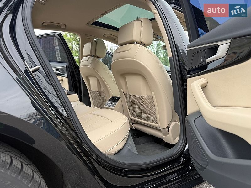 Седан Audi A4 2017 в Киеве