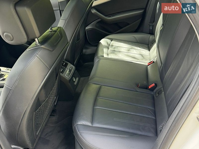 Седан Audi A4 2017 в Ровно