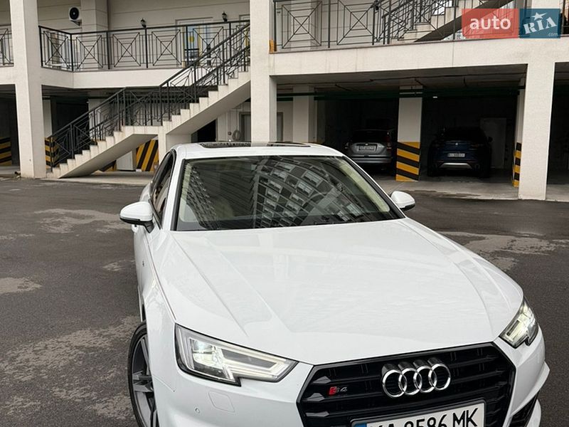 Седан Audi A4 2016 в Києві