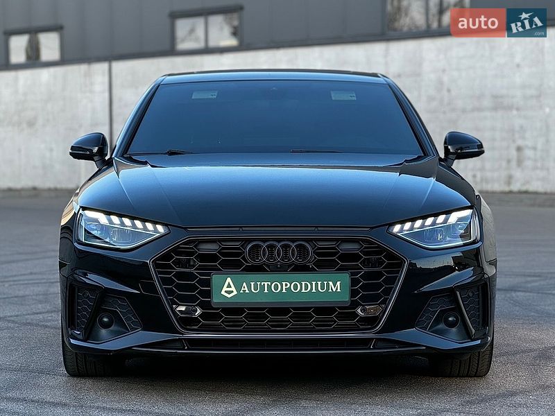 Седан Audi A4 2022 в Киеве