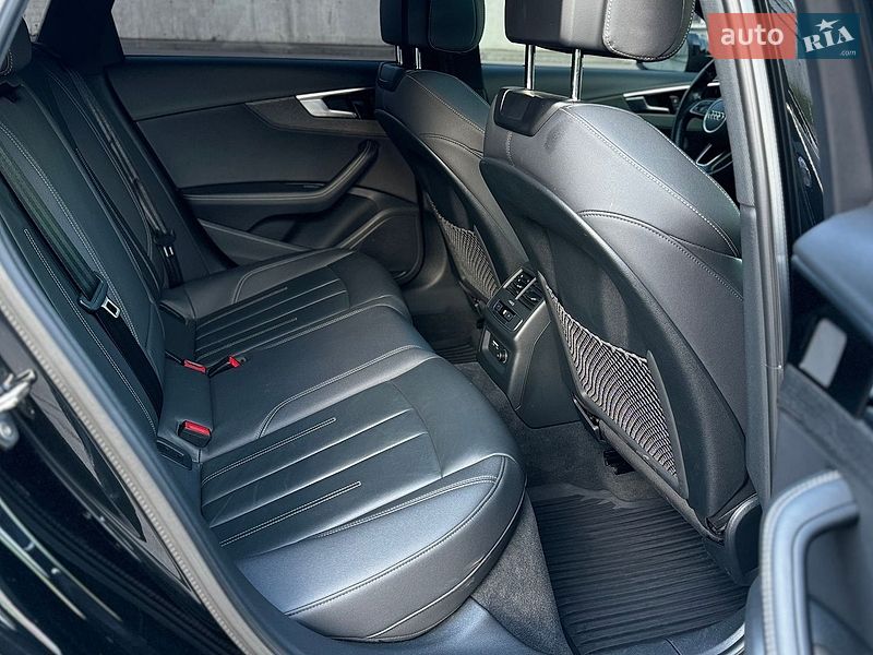 Седан Audi A4 2022 в Киеве