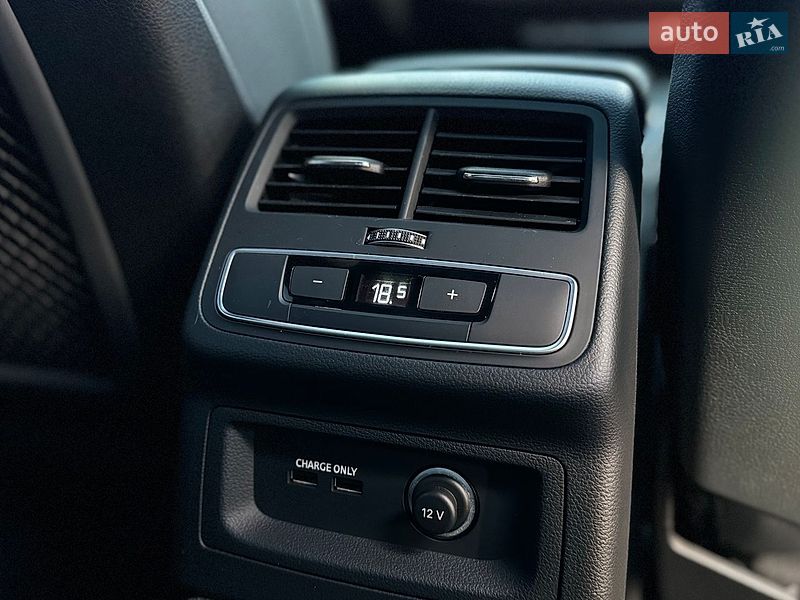 Седан Audi A4 2022 в Киеве
