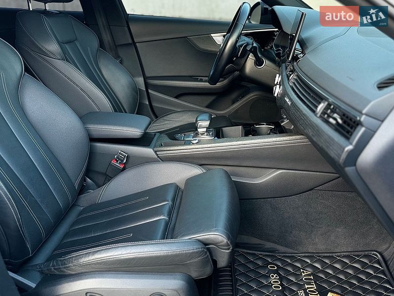 Седан Audi A4 2022 в Киеве