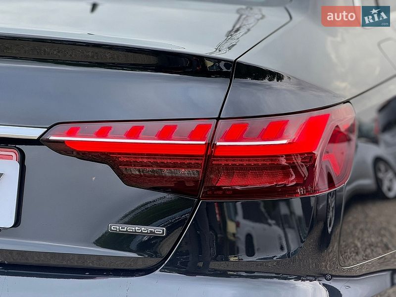 Седан Audi A4 2022 в Стрые