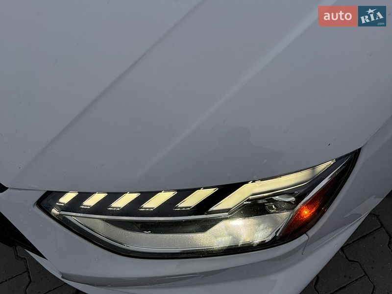 Седан Audi A4 2023 в Хмельницком