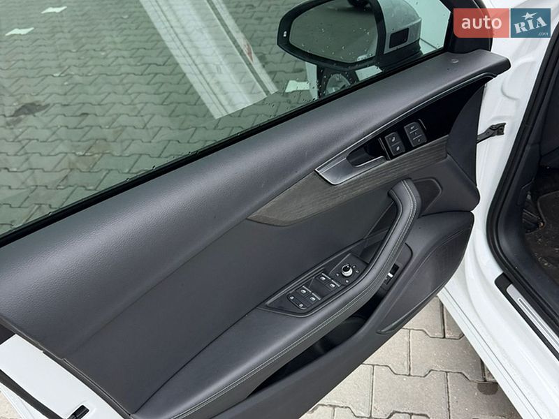 Седан Audi A4 2023 в Хмельницком