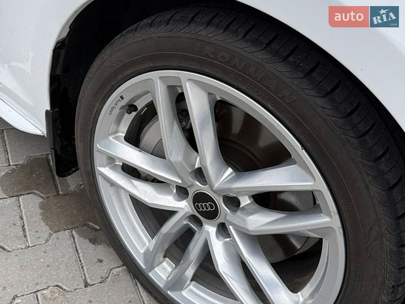 Седан Audi A4 2023 в Хмельницком