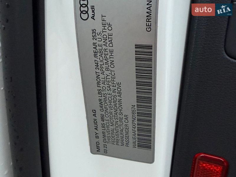 Седан Audi A4 2023 в Хмельницком