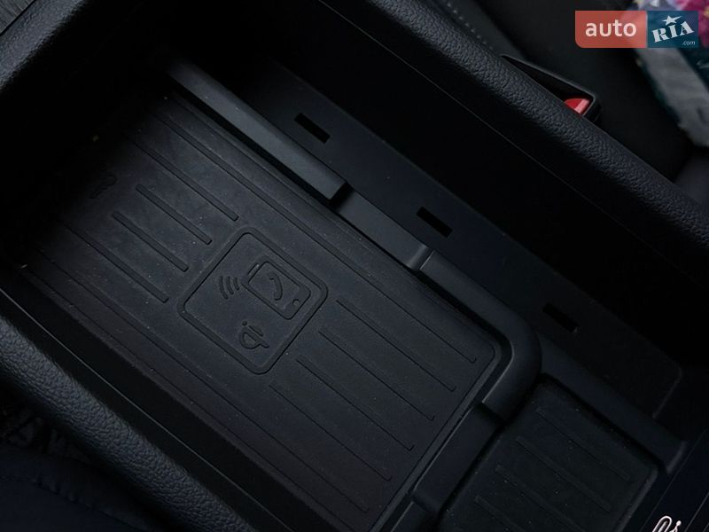 Седан Audi A4 2023 в Хмельницком