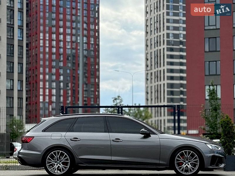 Универсал Audi A4 2019 в Киеве
