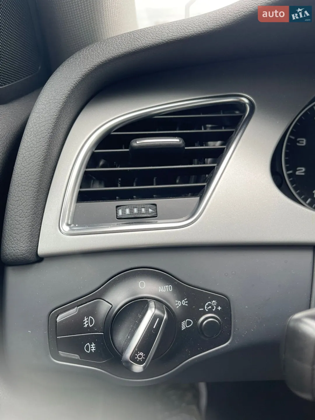 2011 Audi A4 - мініатюра 47
