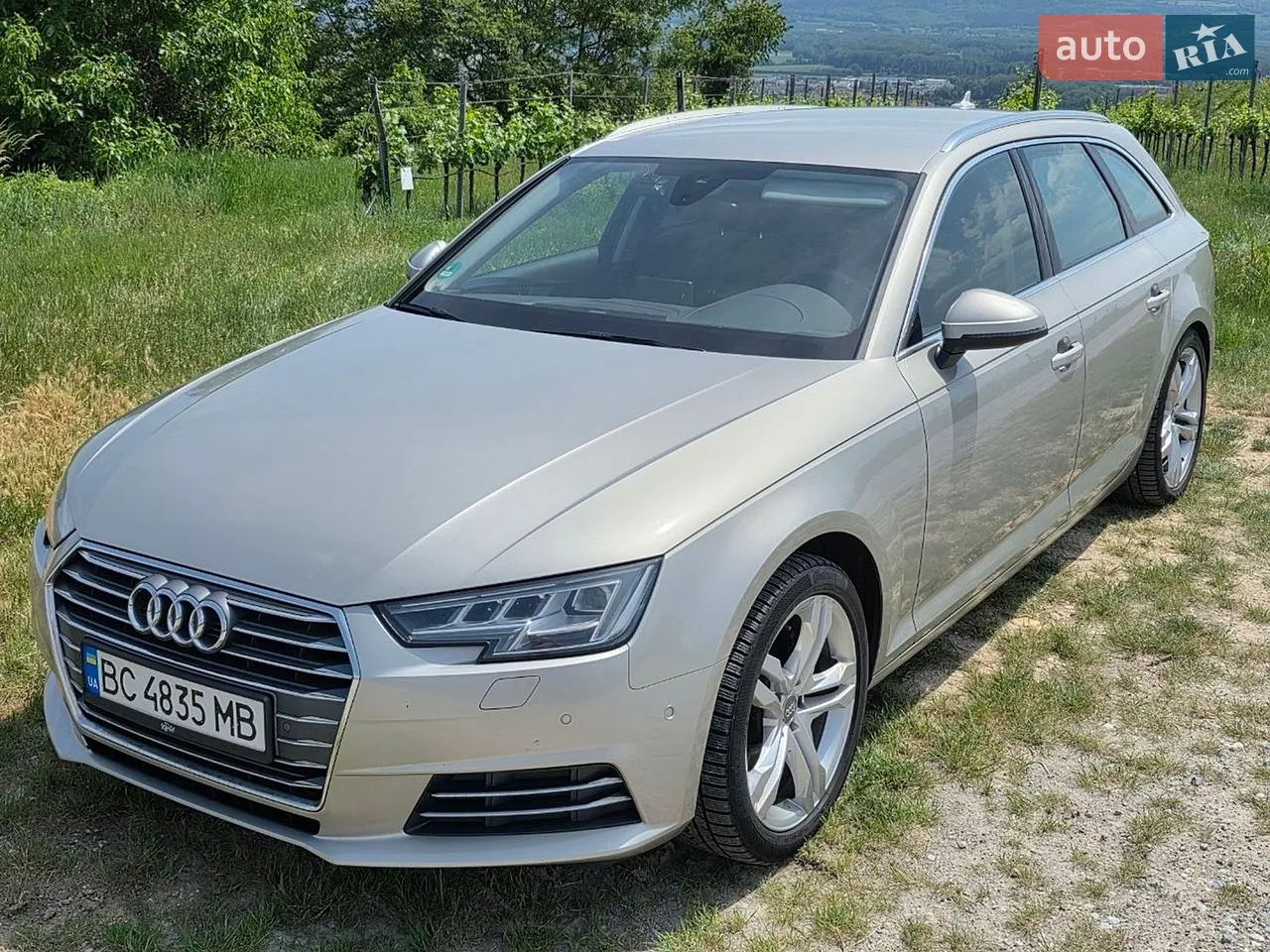 Audi A4 2017 photo 4