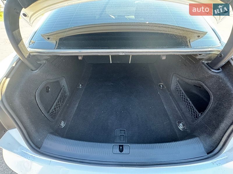 Седан Audi A4 2017 в Киеве