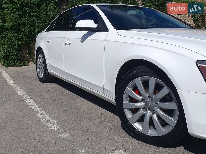 Седан Audi A4 2012 в Тернополе
