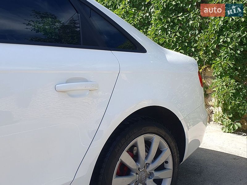 Седан Audi A4 2012 в Тернополе