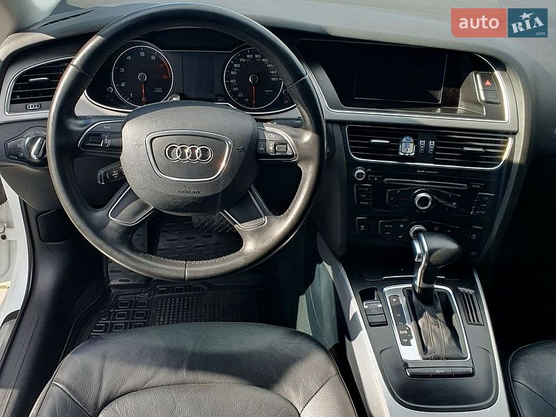Седан Audi A4 2012 в Тернополе