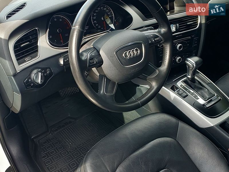 Седан Audi A4 2012 в Тернополе