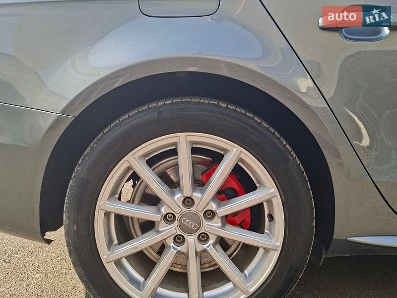 Седан Audi A4 2014 в Одесі