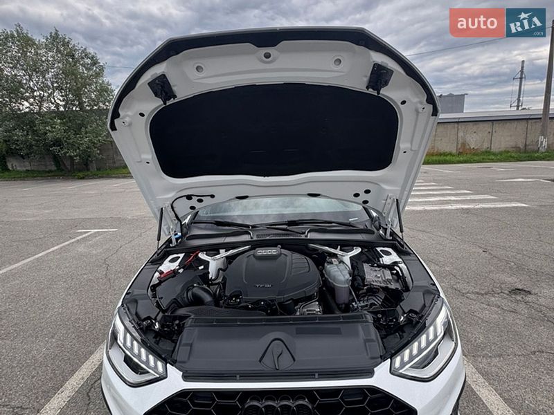 Седан Audi A4 2019 в Киеве