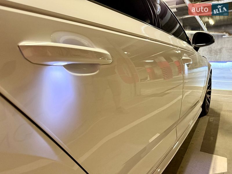 Седан Audi A4 2019 в Львове