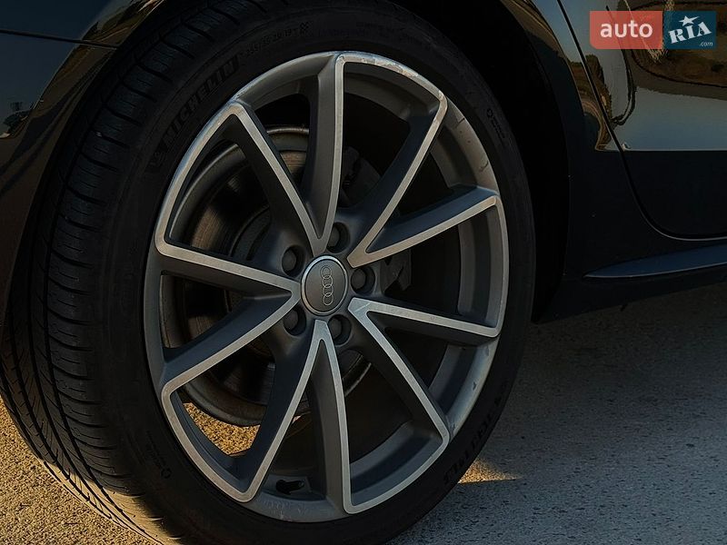 Седан Audi A4 2015 в Виннице