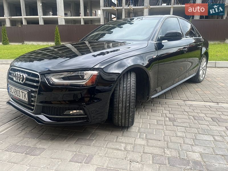 Седан Audi A4 2015 в Львові